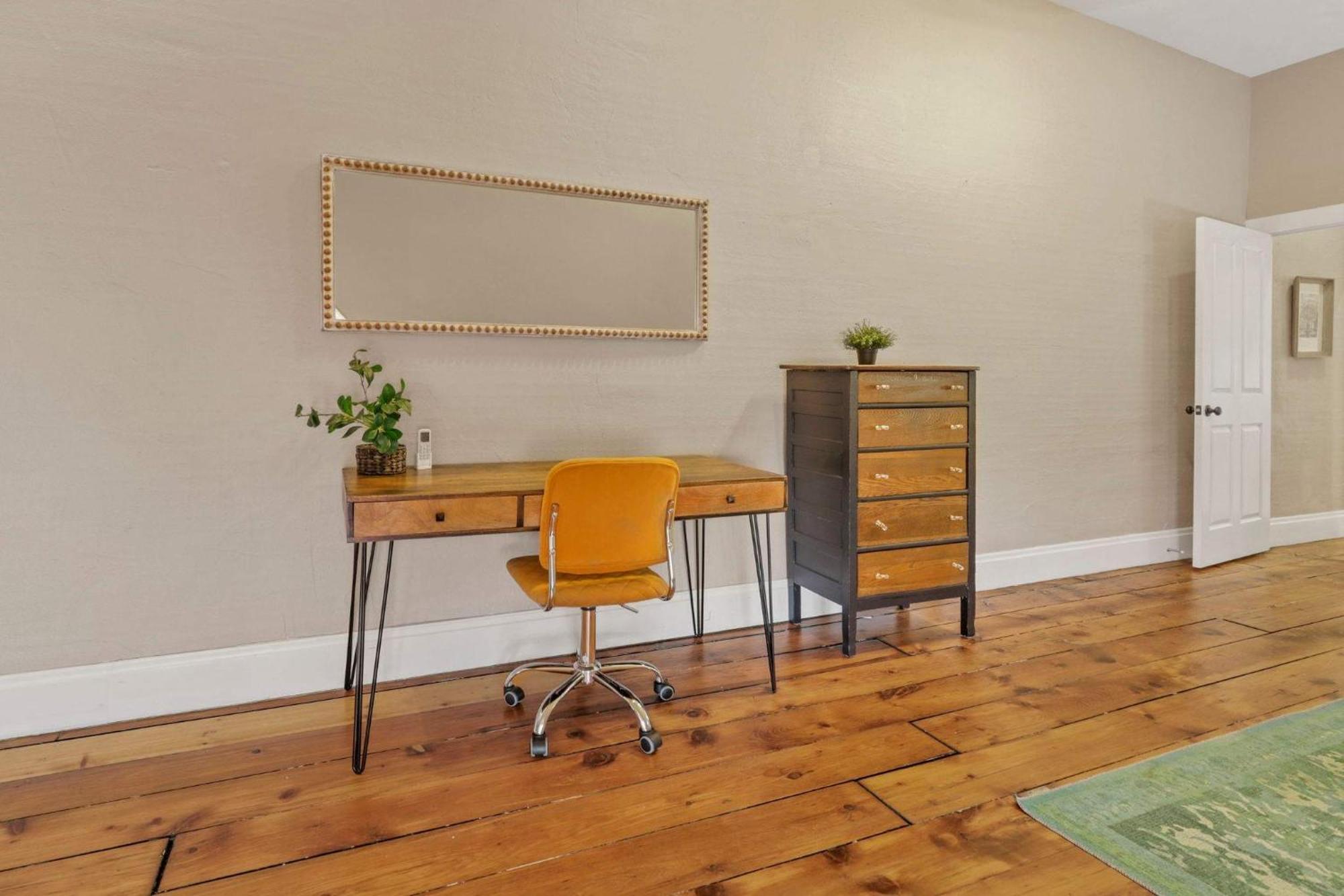 4 Bed Townhome Near Goodale Park