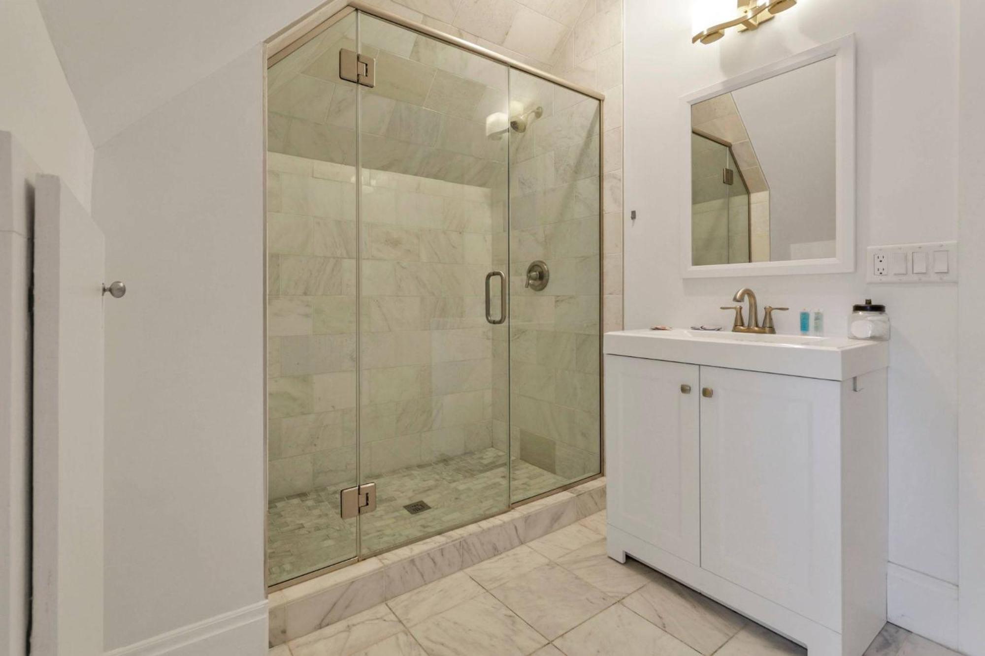 4 Bed Townhome Near Goodale Park Ferienhaus