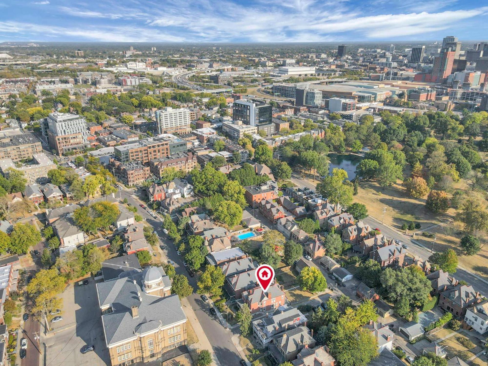 4 Bed Townhome Near Goodale Park