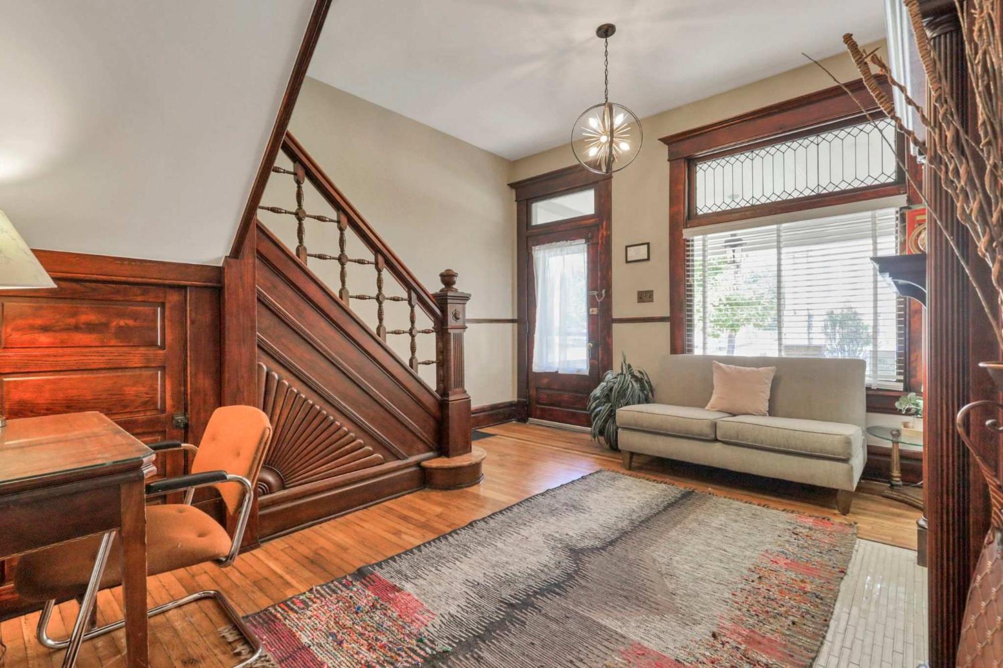 4 Bed Townhome Near Goodale Park Holiday home