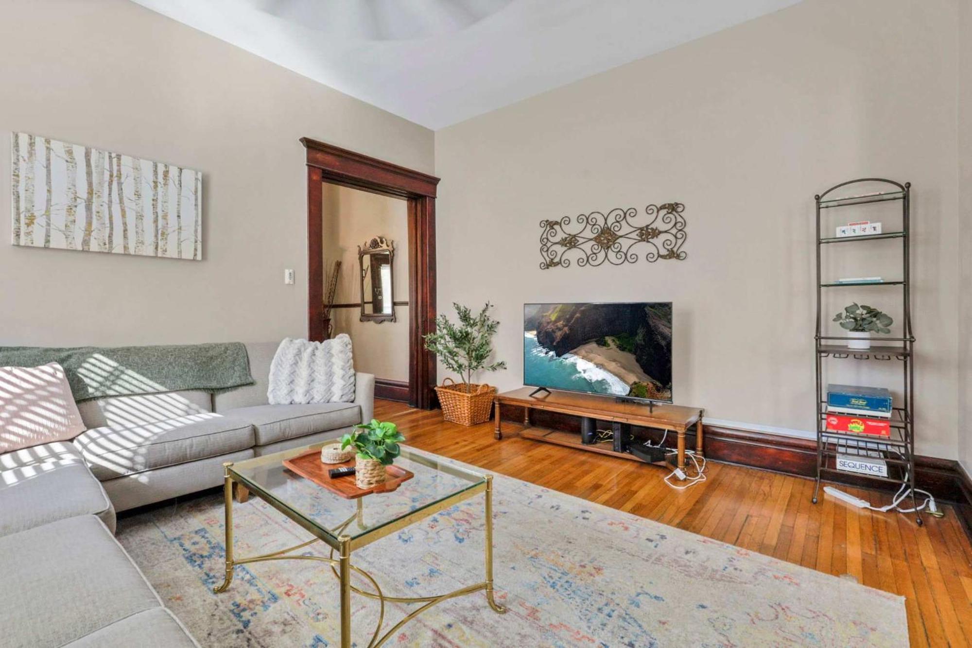 Holiday home 4 Bed Townhome Near Goodale Park