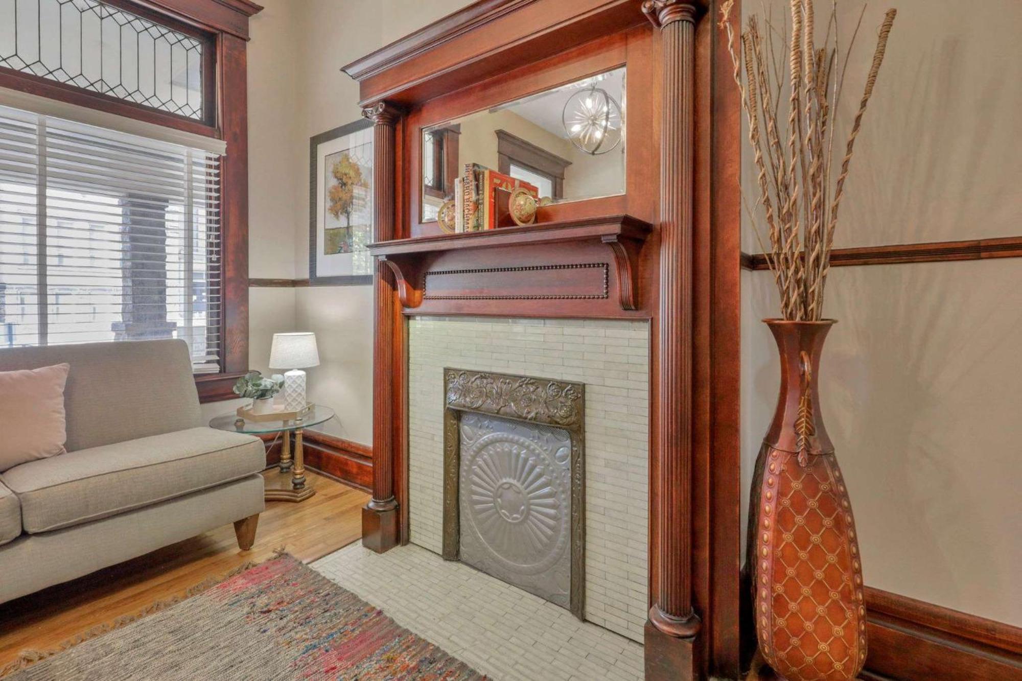 4 Bed Townhome Near Goodale Park